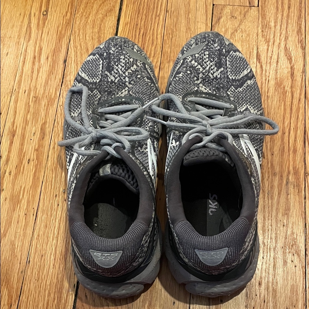 Brooks Black and Gray Snake pattern Sneakers Adre… - image 4